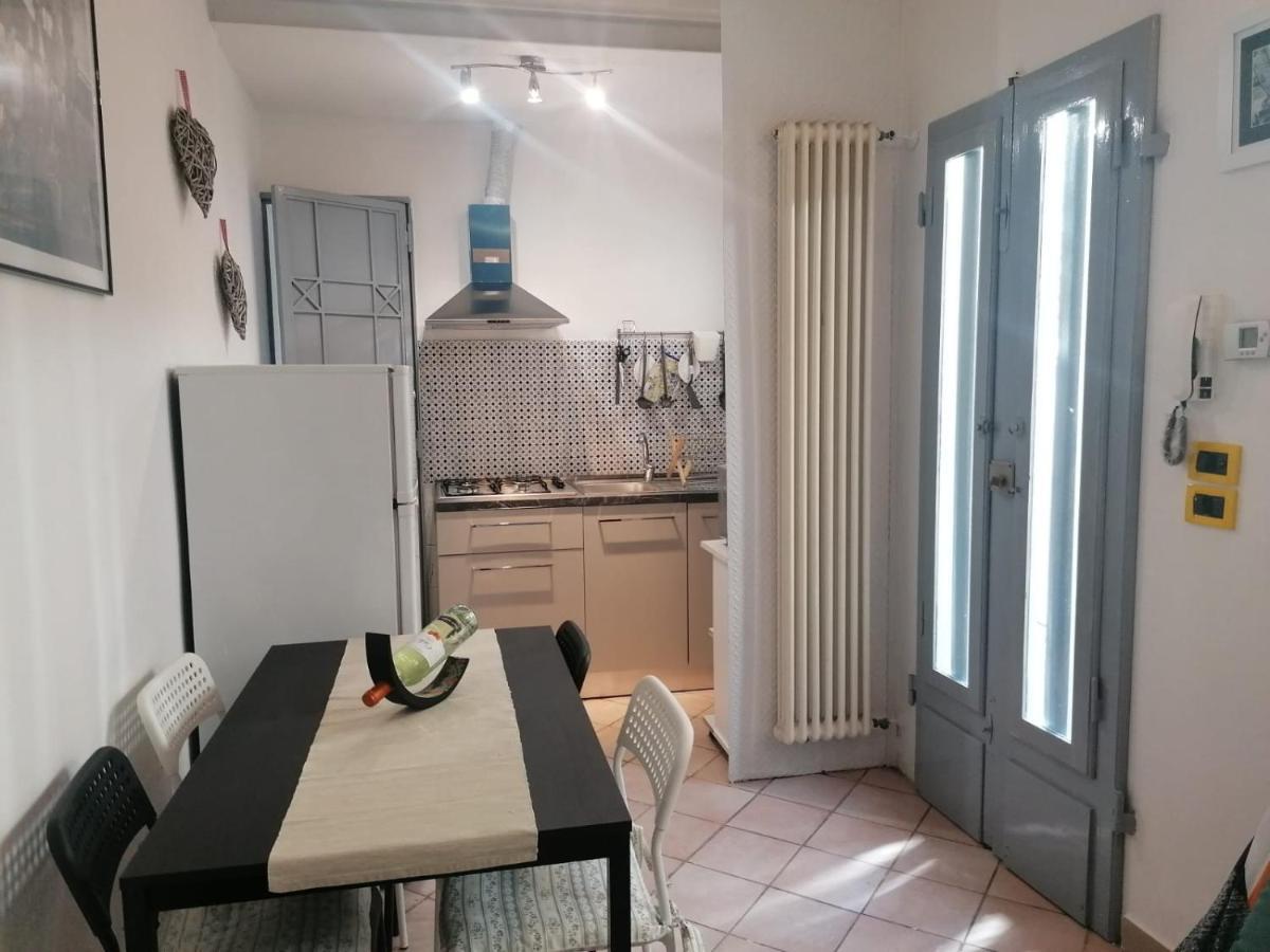 La Casina Giramondo Di Ele Viareggio Exteriör bild